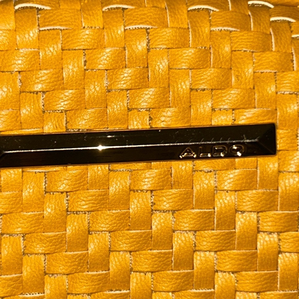 NWOT Aldo mustard yellow mini belt bag - Picture 3 of 6